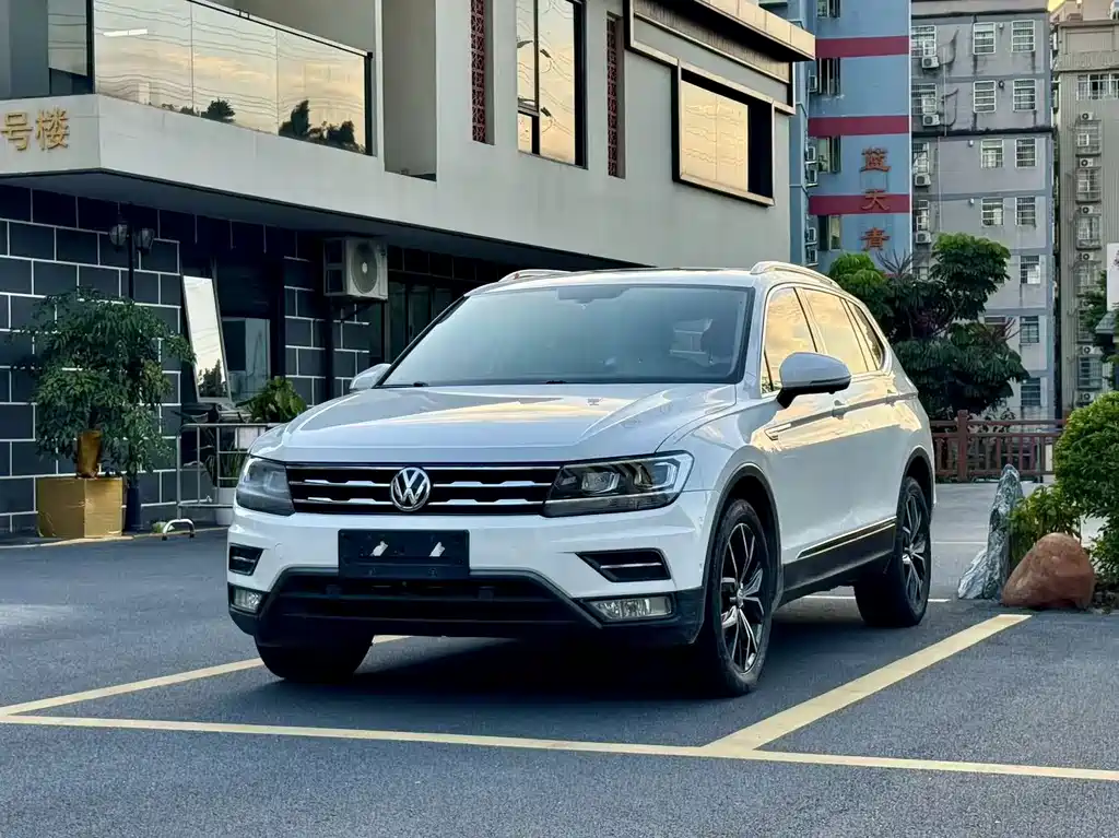 Volkswagen Tiguan L — миниатюра 2