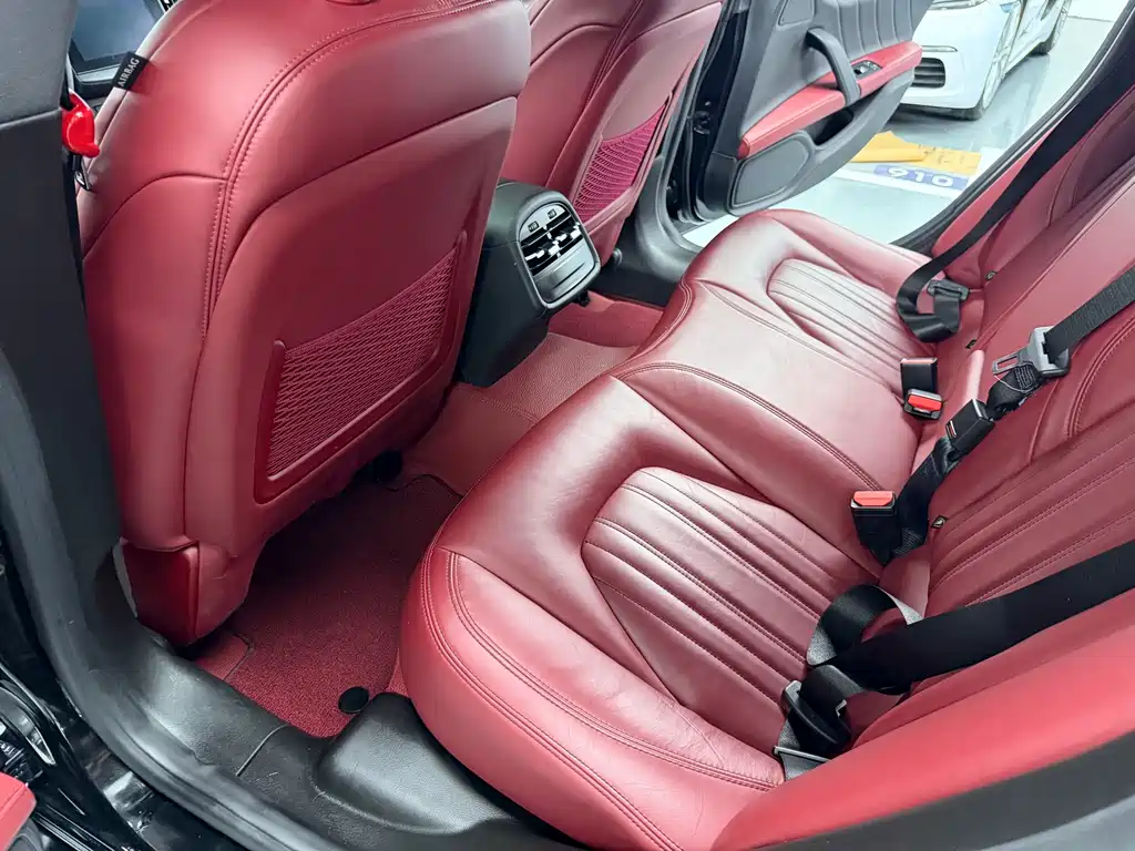 Maserati Ghibli 2019 3.0T Luxury V