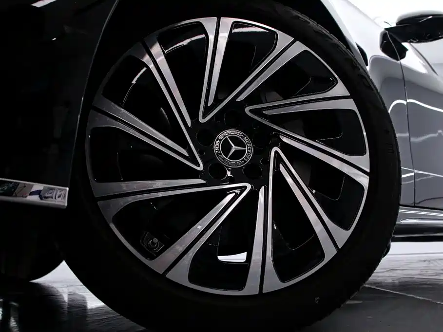 Mercedes-Benz E-Class — миниатюра 19