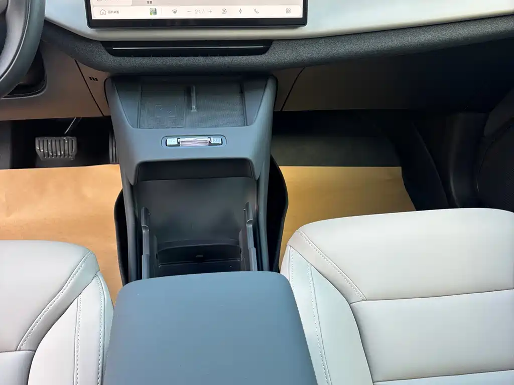 Volvo гибрид Volvo XC70 plug-in — миниатюра 12