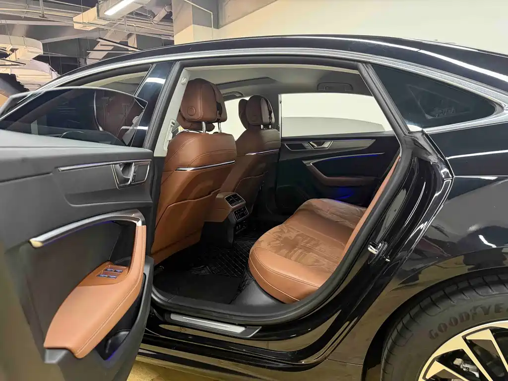 Audi A7L — миниатюра 16