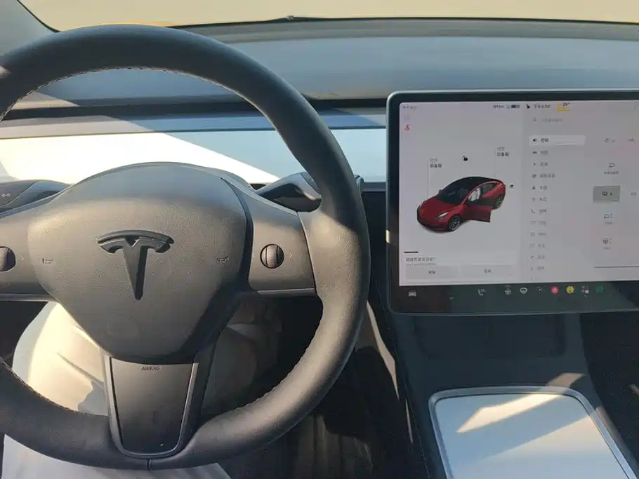 Tesla Model 3 — миниатюра 12