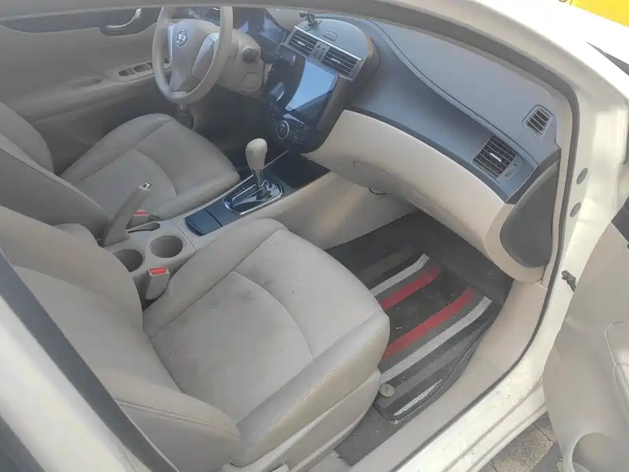 Nissan Tiida — миниатюра 8