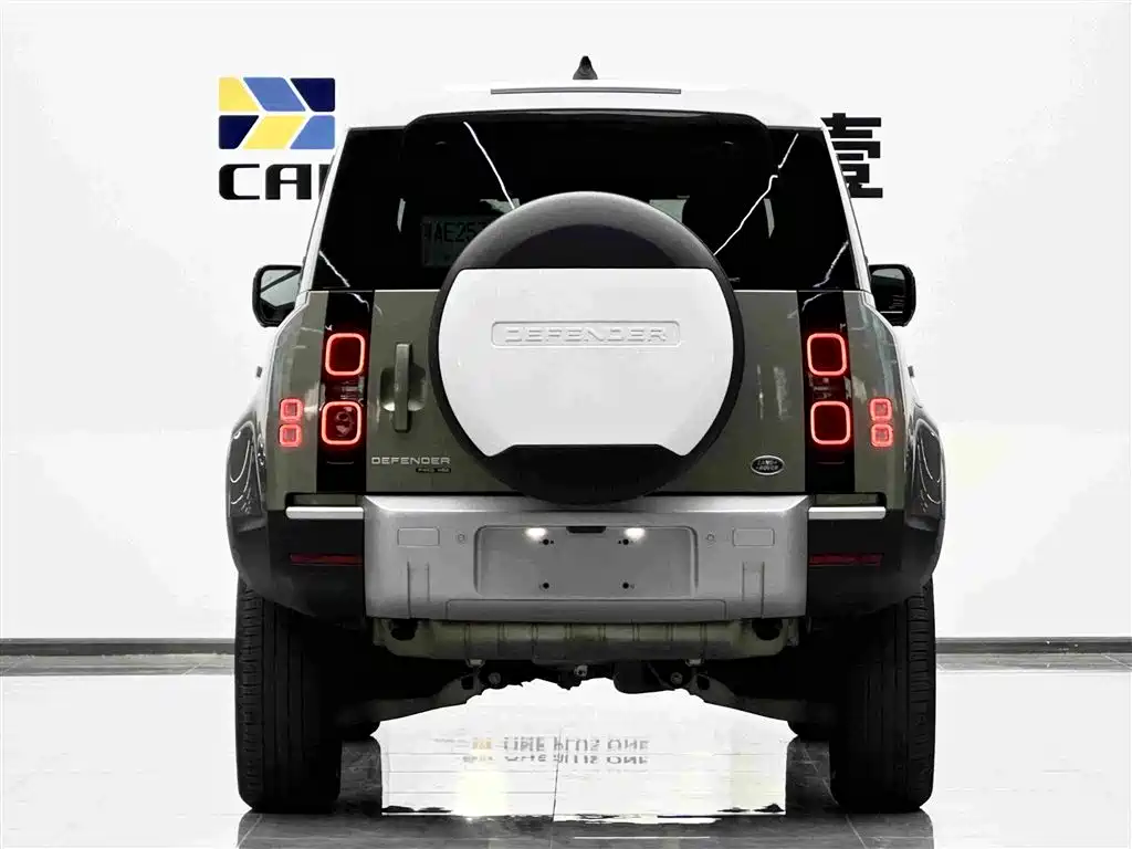 Land Rover Defender — миниатюра 5