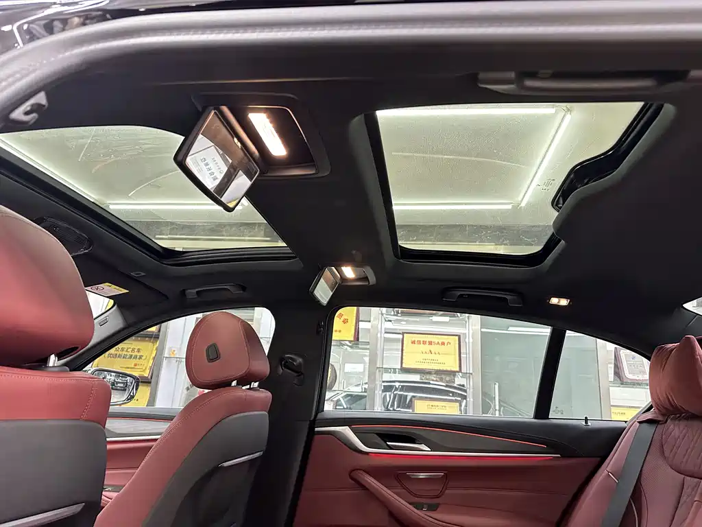 BMW 5 Series — миниатюра 10