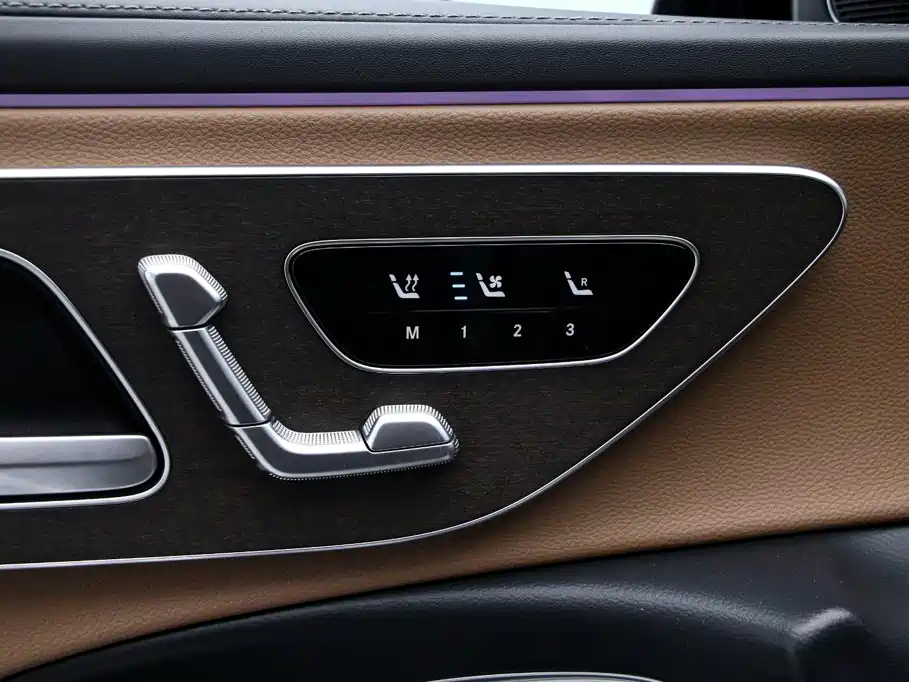 Mercedes-Benz E-Class — миниатюра 13