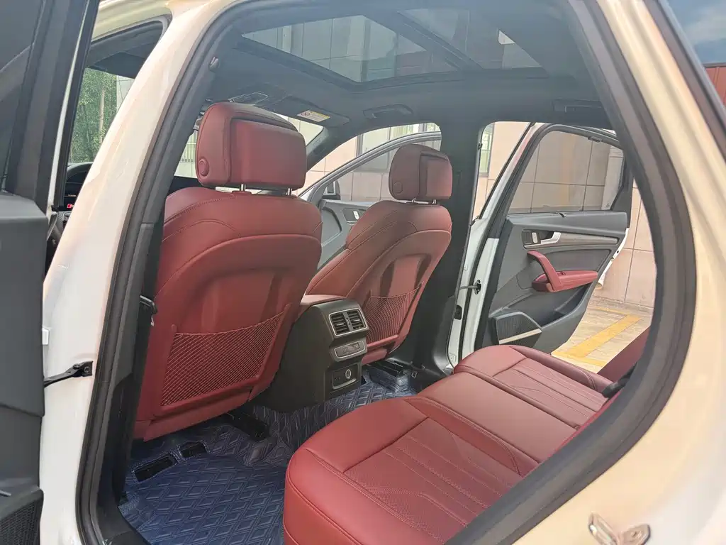 Audi Q5L Sportback — миниатюра 15
