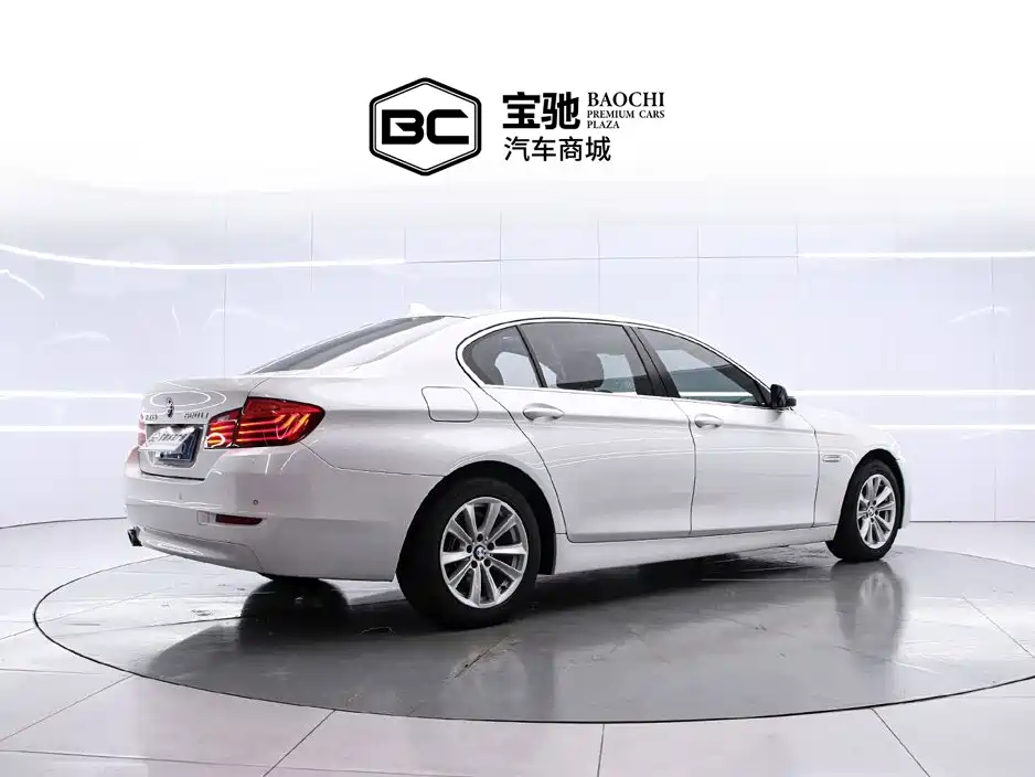 BMW 5 Series — миниатюра 3