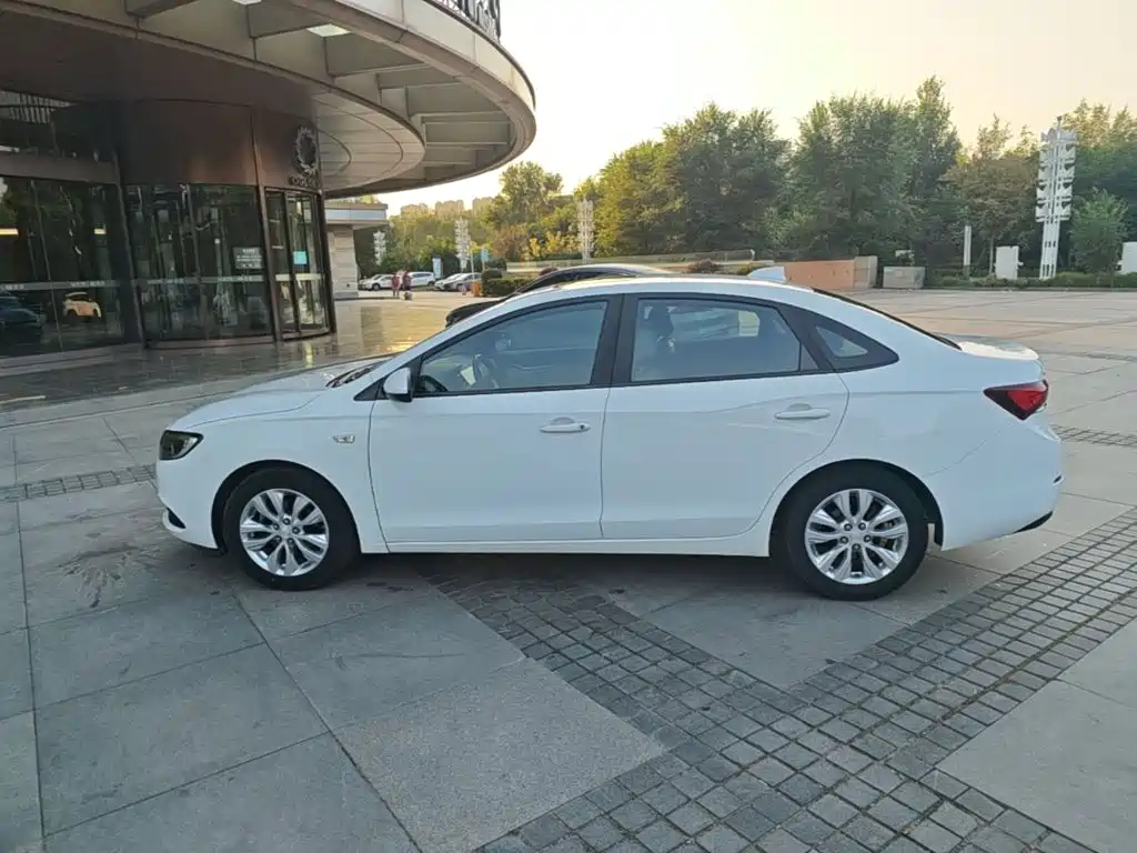 Buick Excelle — миниатюра 25