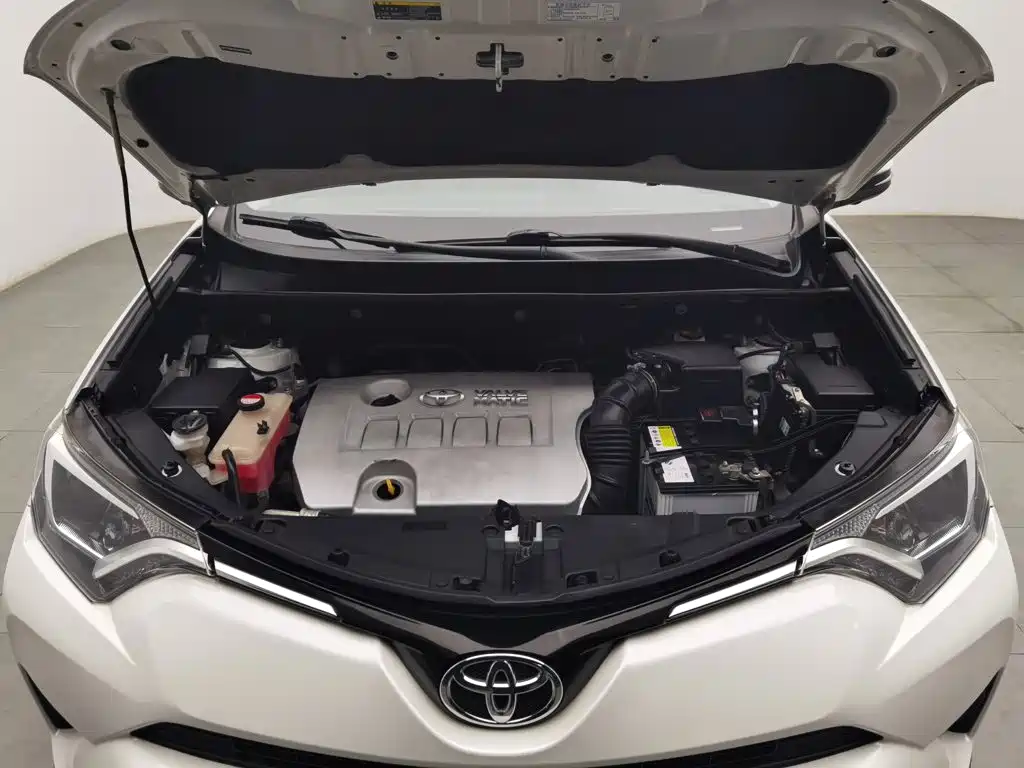 Toyota RAV4 — миниатюра 6