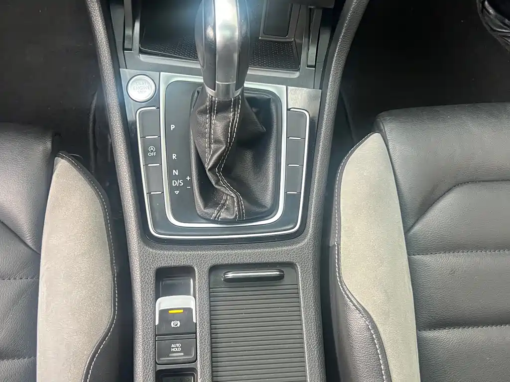 Volkswagen Golf — миниатюра 21