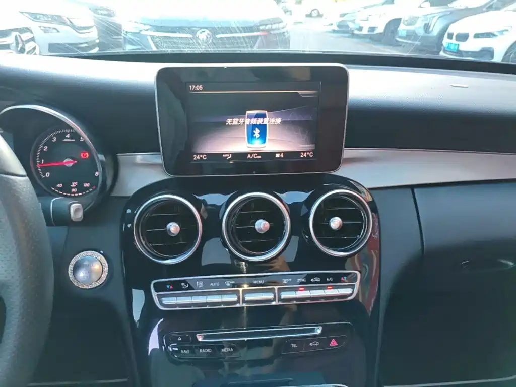 Mercedes-Benz C-Class — миниатюра 13
