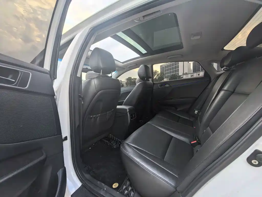 Hyundai Mistra — миниатюра 10