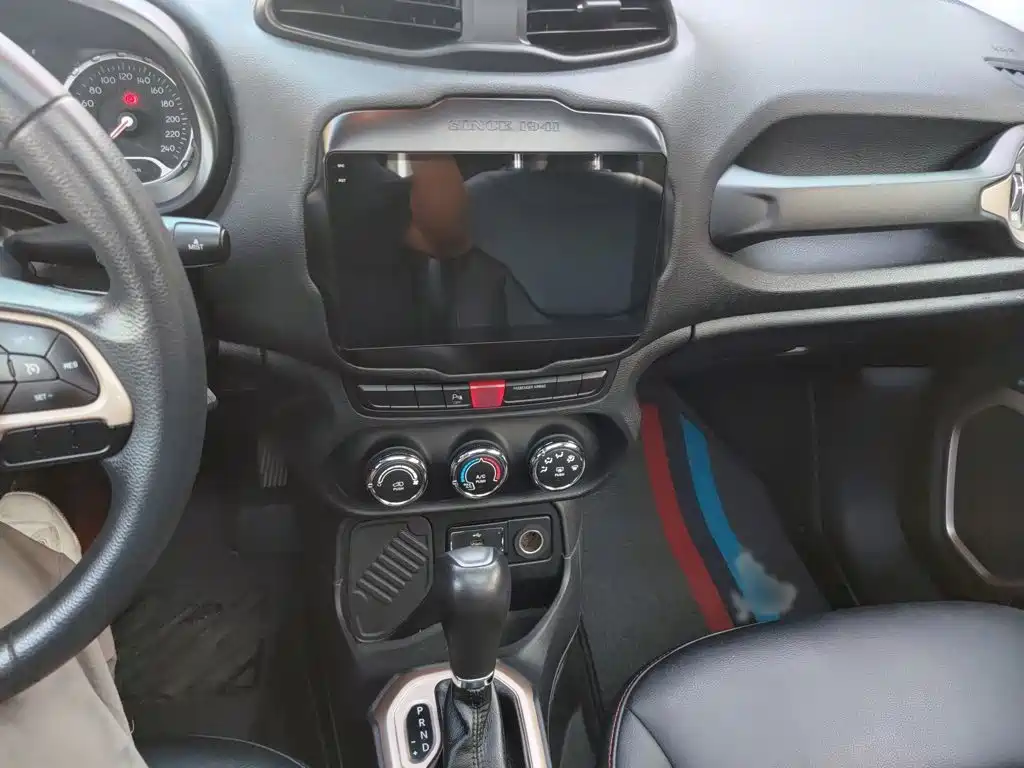 Jeep Renegade — миниатюра 5