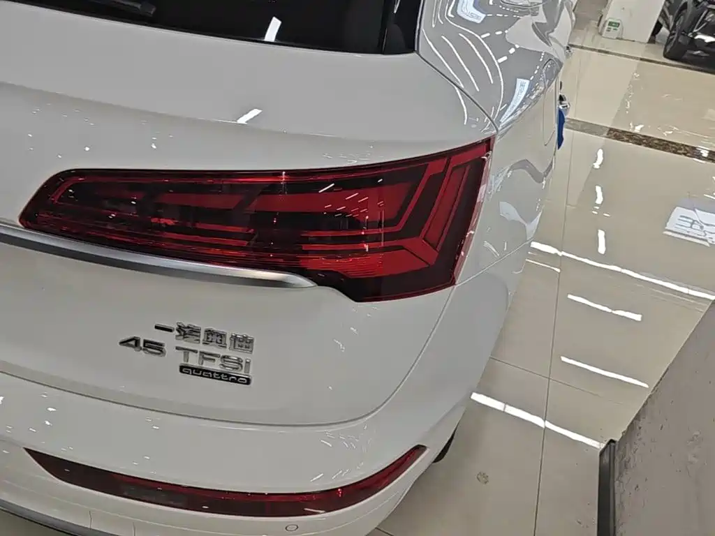 Audi Q5L — миниатюра 8
