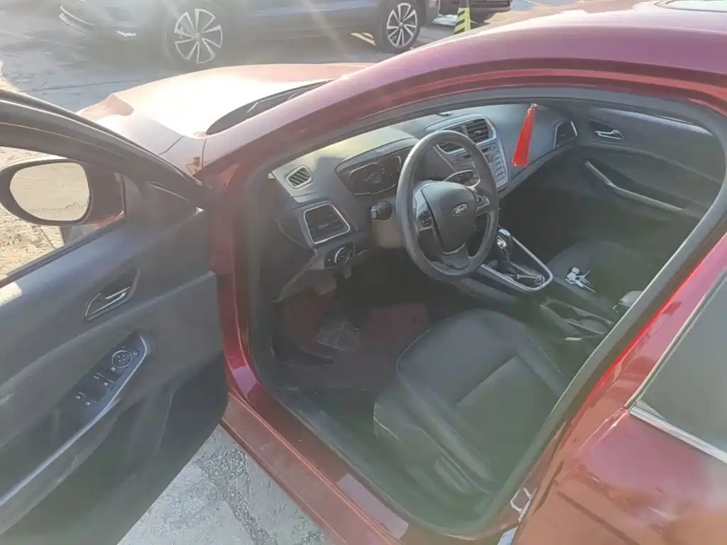 Ford Escort — миниатюра 16