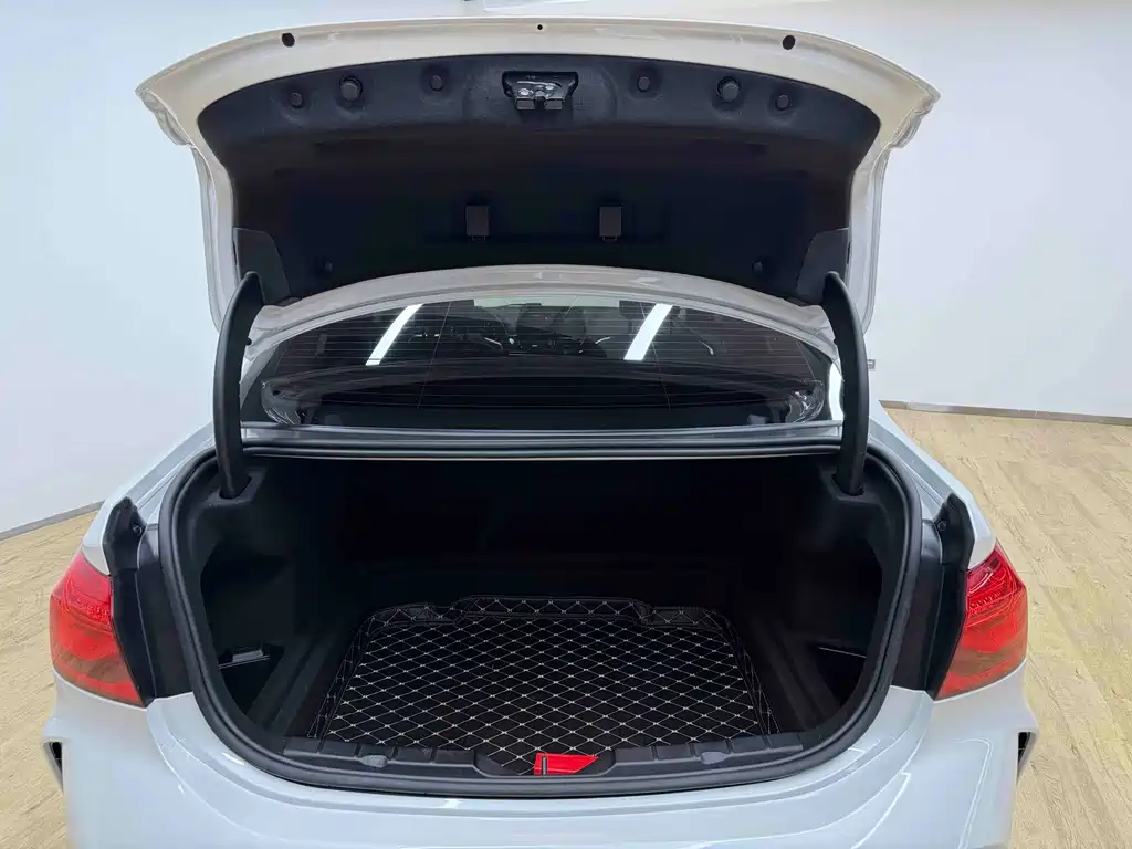 BMW 1 Series — миниатюра 30