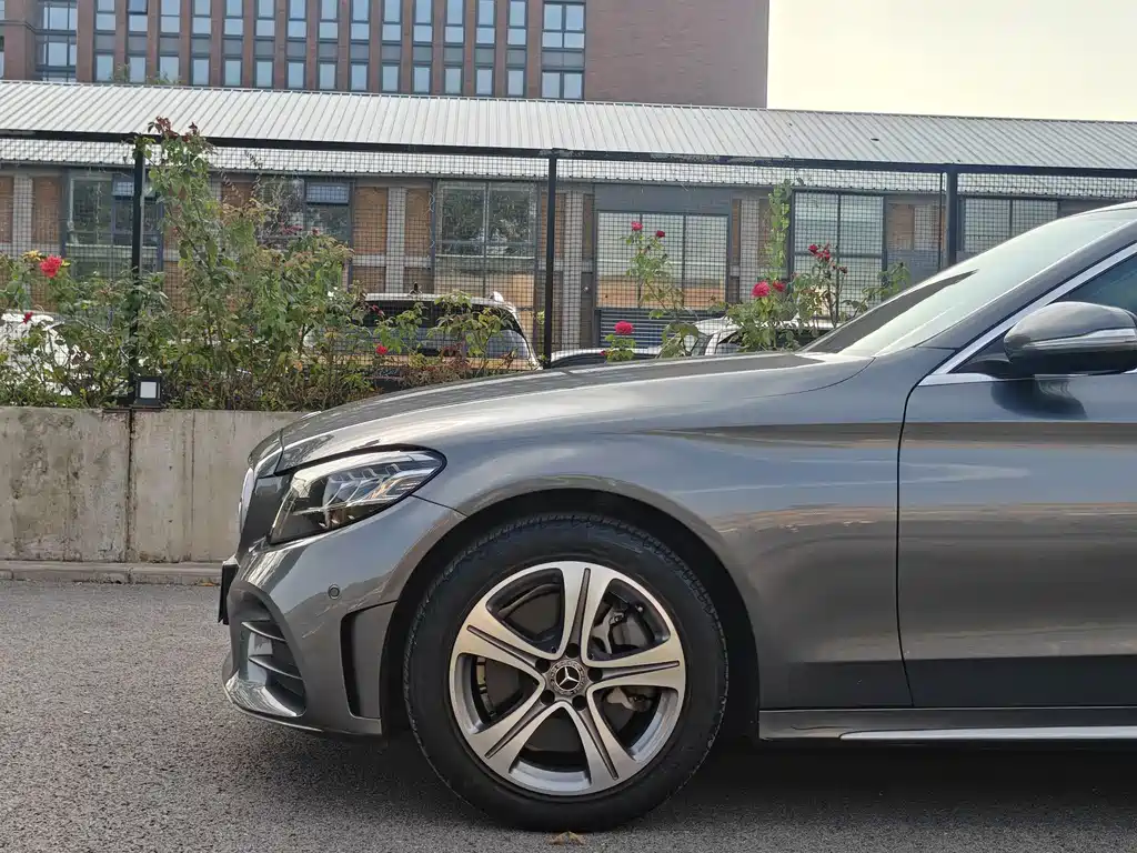 Mercedes-Benz C-Class — миниатюра 6