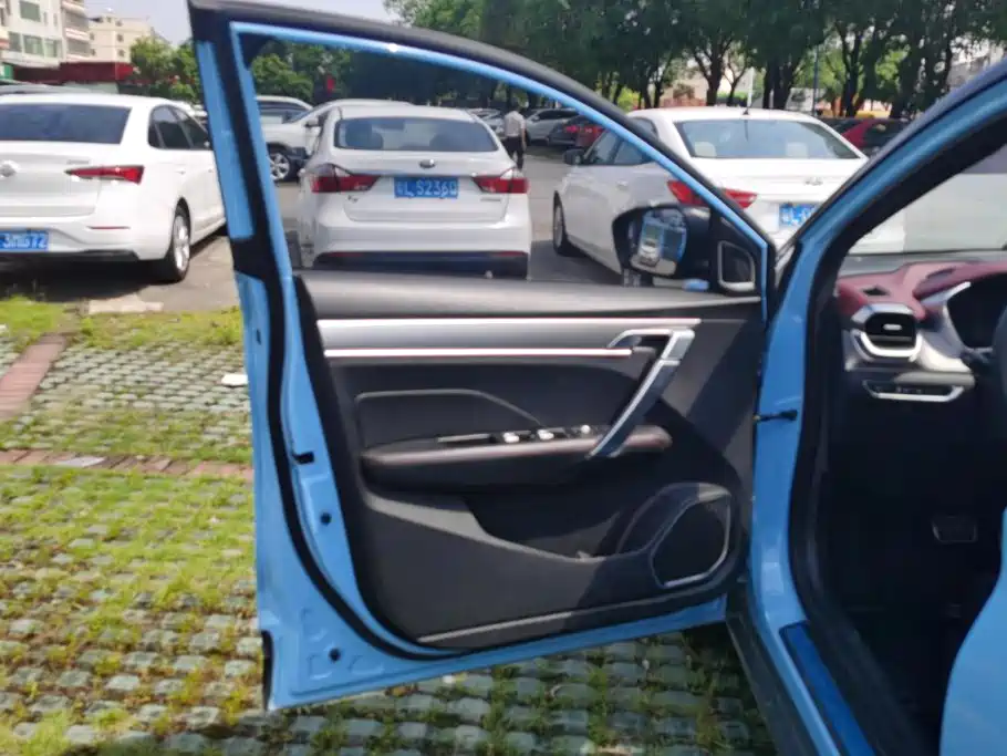 Geely Binyue — миниатюра 7