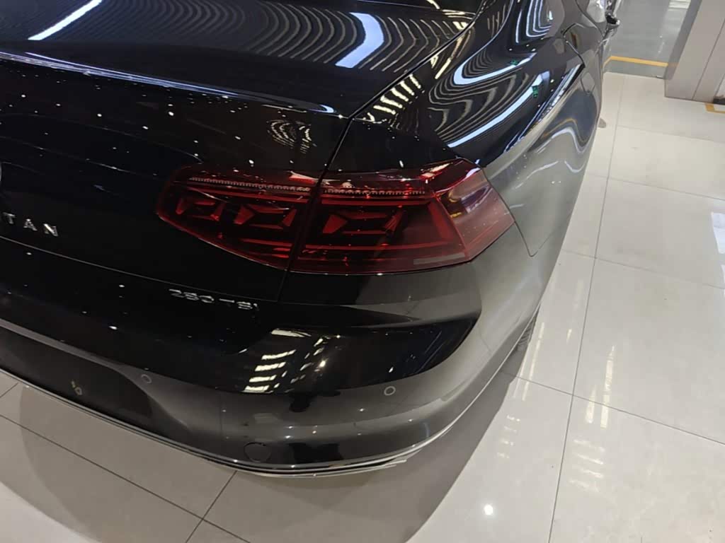 Volkswagen Magotan 1.4 л 2024 г. Чёрный, пробег 19500 км