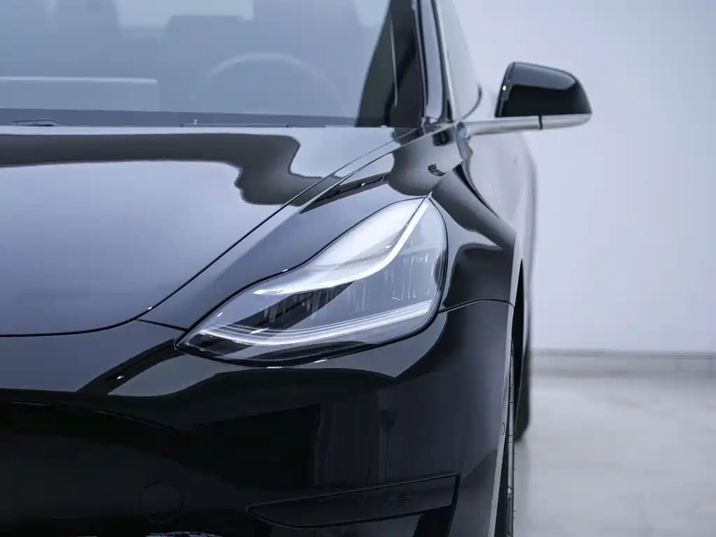 Tesla Model 3 — миниатюра 8