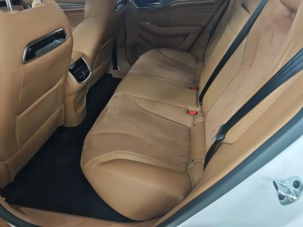 Roewe MARVEL X — миниатюра 17