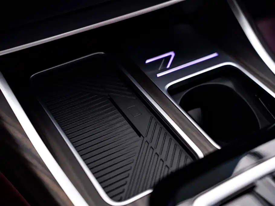 BMW 7 Series — миниатюра 24