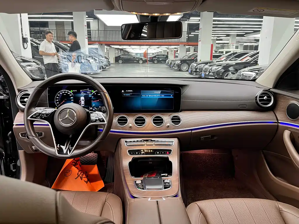 Mercedes-Benz E-Class — миниатюра 8