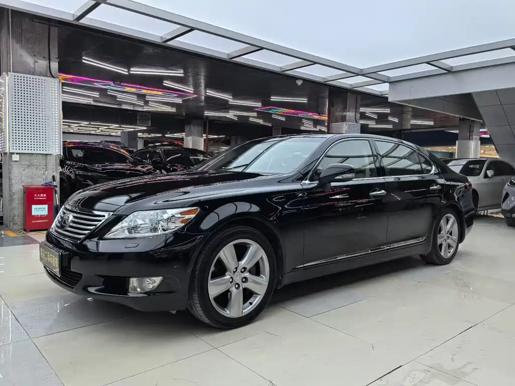 Lexus LS — миниатюра 2