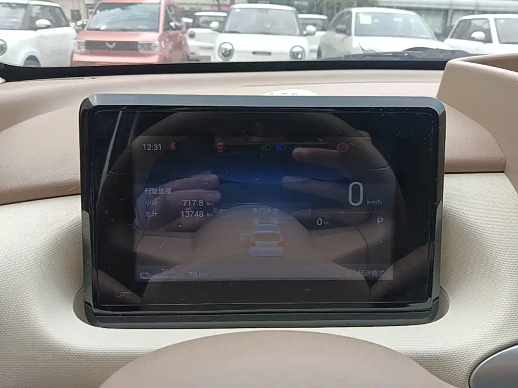 Wuling MINIEV — миниатюра 12