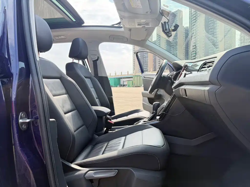 Volkswagen T-Roc — миниатюра 11