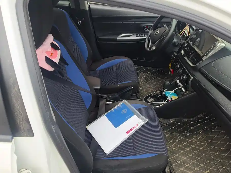Toyota Yaris L — миниатюра 7