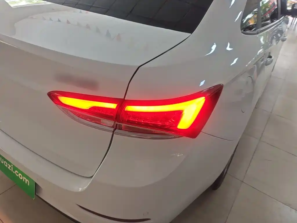 Buick Excelle — миниатюра 8