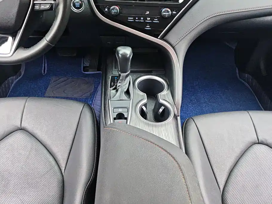 Toyota Camry — миниатюра 16