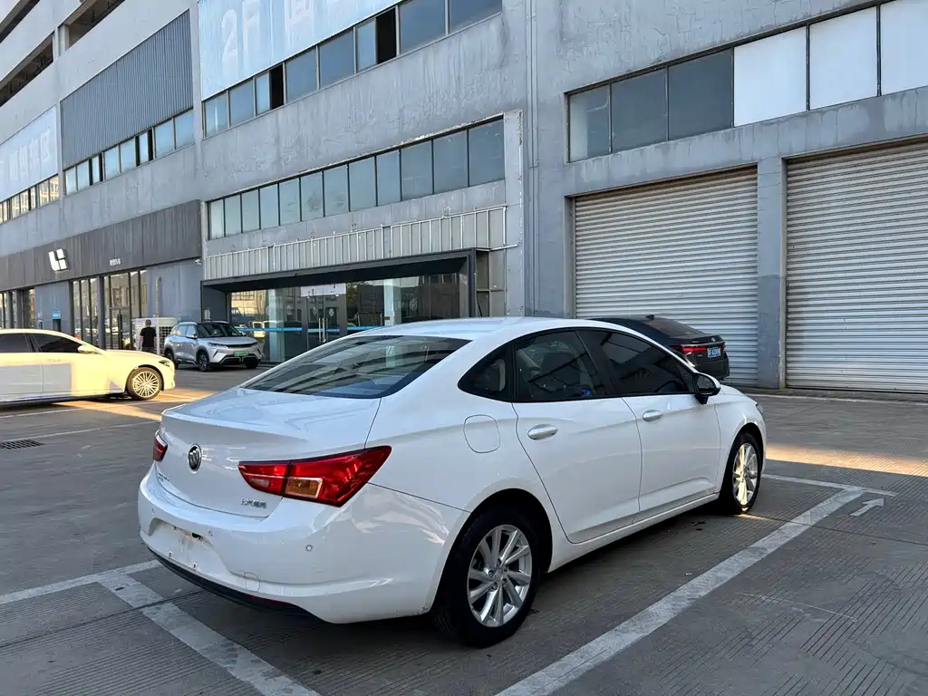Buick Verano — миниатюра 7