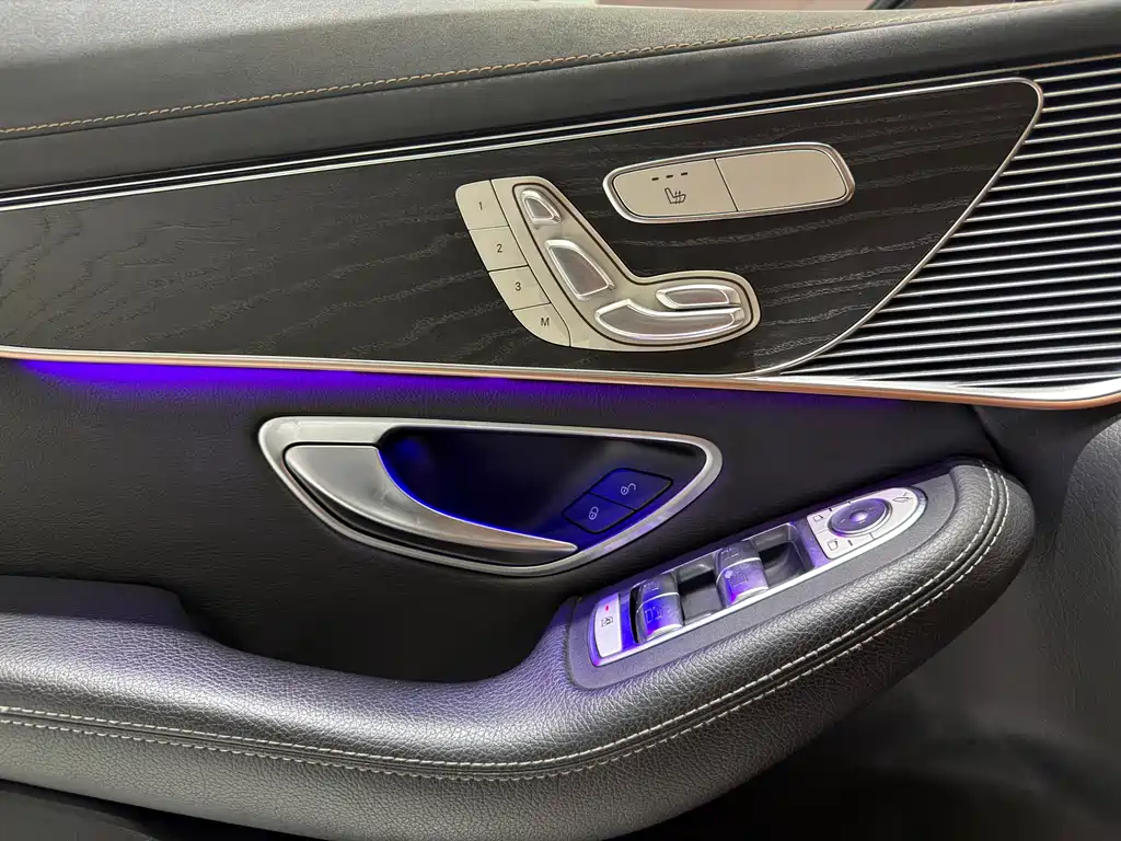 Mercedes-Benz EQC — миниатюра 9