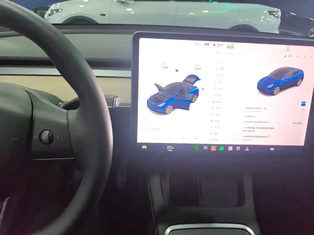 Tesla Model Y — миниатюра 13