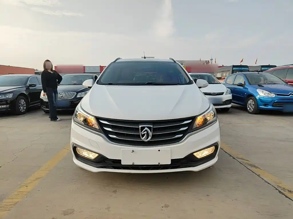 Baojun 310W — миниатюра 3