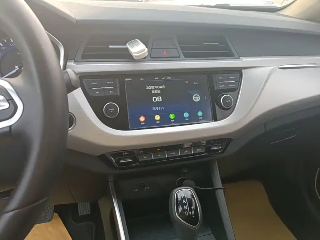 Geely Vision X3 — миниатюра 13
