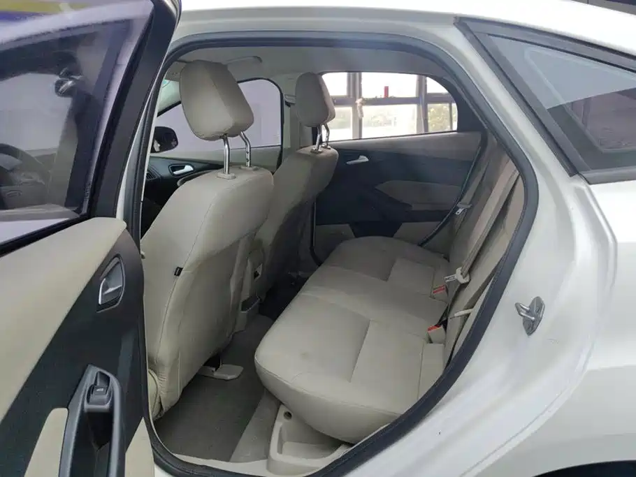 Ford Focus — миниатюра 11