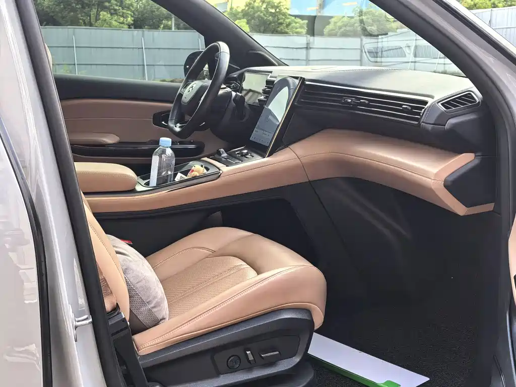 NIO ES6 — миниатюра 11