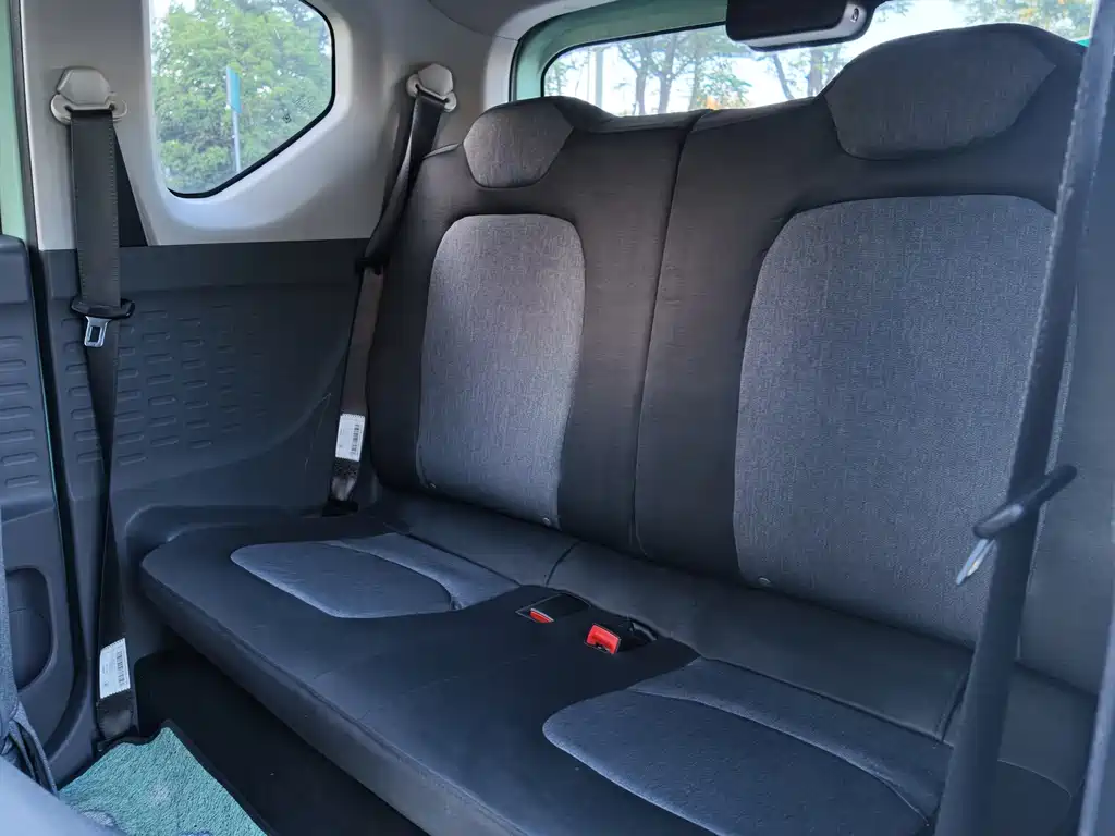 Wuling MINIEV — миниатюра 9