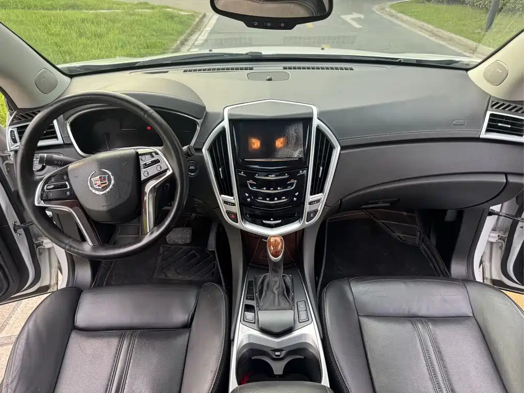Cadillac SRX — миниатюра 6