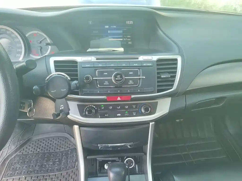 Honda Accord — миниатюра 18