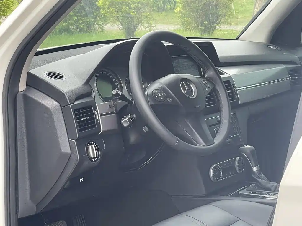 Mercedes-Benz GLK-Class (Import) — миниатюра 13