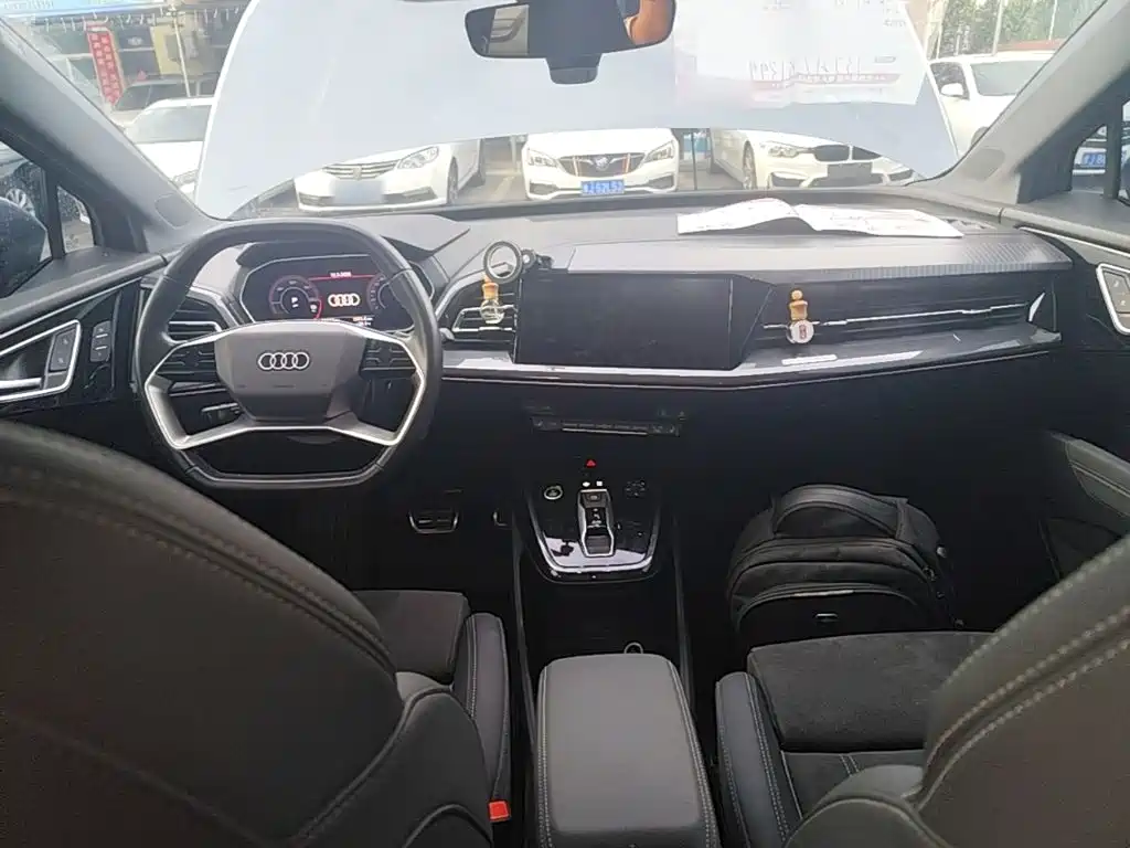 Audi Q4 e-tron — миниатюра 10