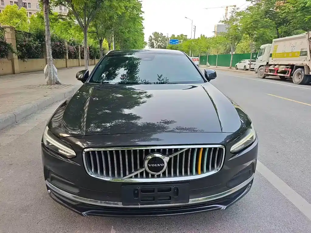 Volvo S90 — миниатюра 2