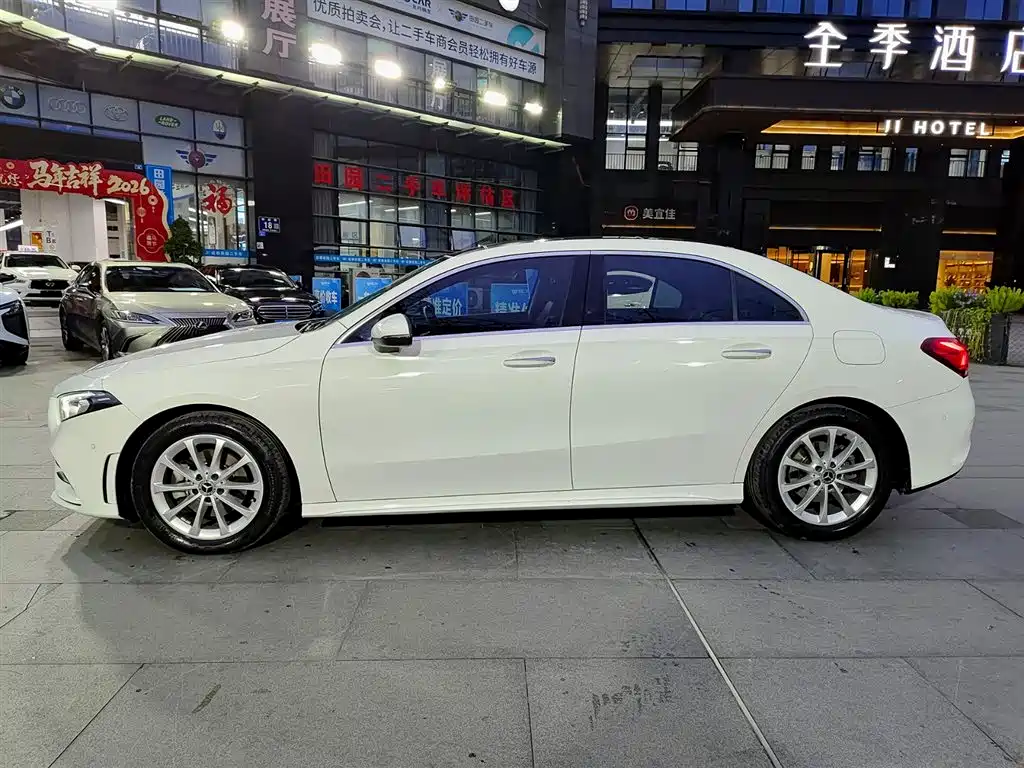 MERCEDES-BENZ A CLASS