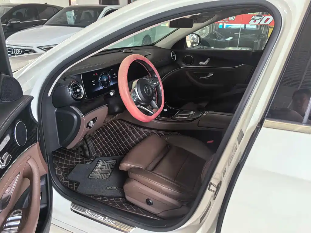 Mercedes-Benz E-Class — миниатюра 2