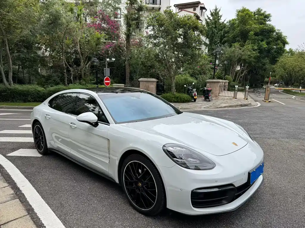Porsche Panamera — миниатюра 2